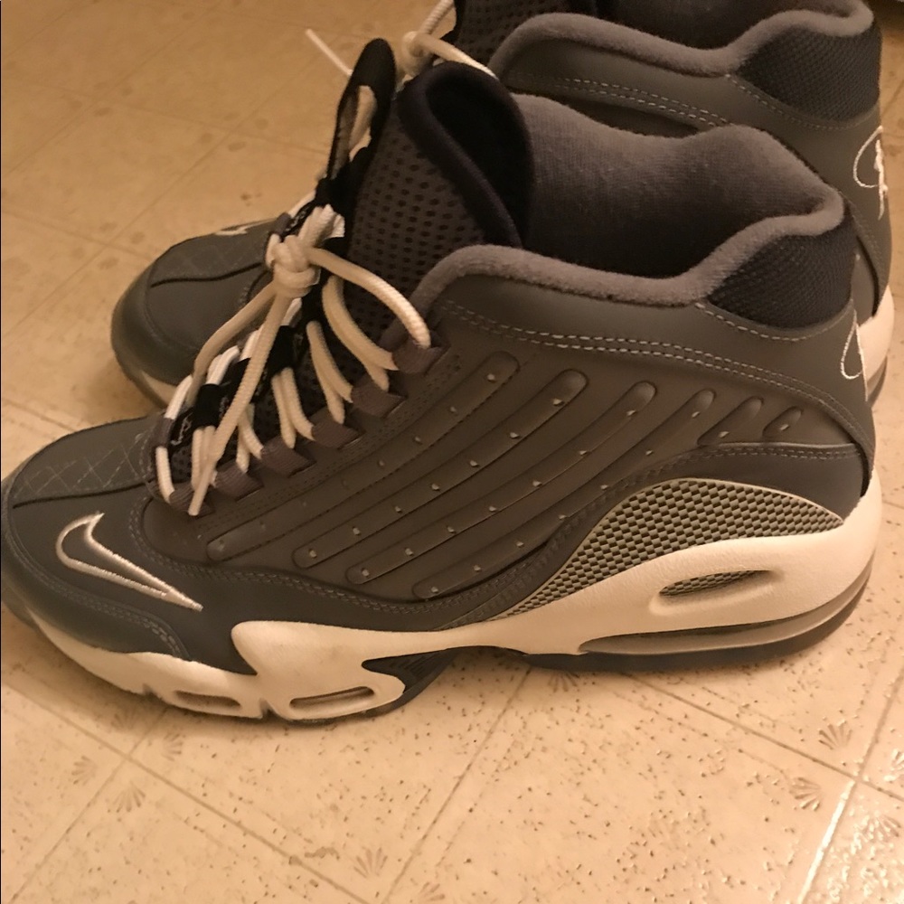 Ken Griffeys size 8.5 - Picture 2 of 4
